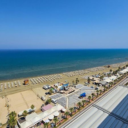 Beachfront Seaview Lux Penthouse ลาร์นาคา ภายนอก รูปภาพ