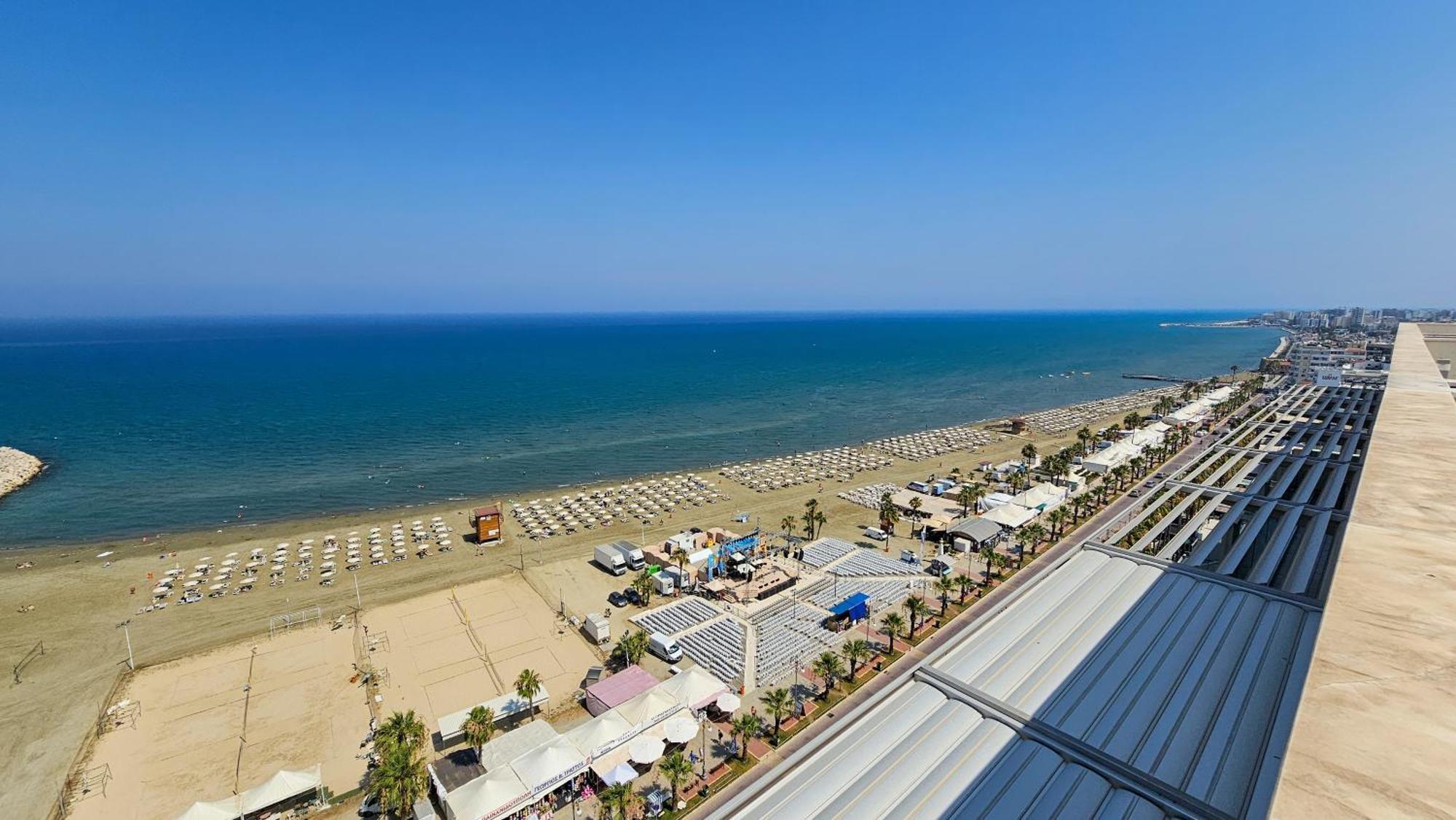 Beachfront Seaview Lux Penthouse ลาร์นาคา ภายนอก รูปภาพ