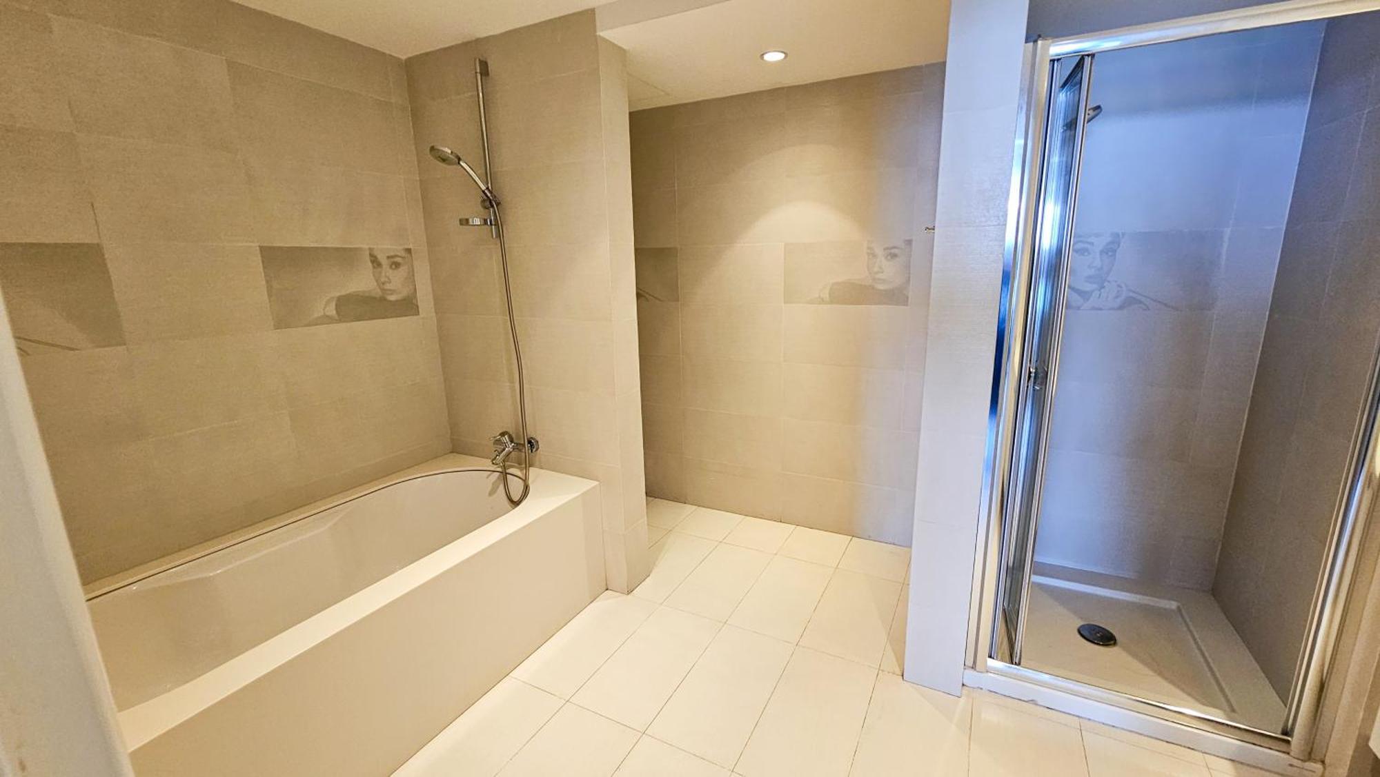 Beachfront Seaview Lux Penthouse ลาร์นาคา ภายนอก รูปภาพ