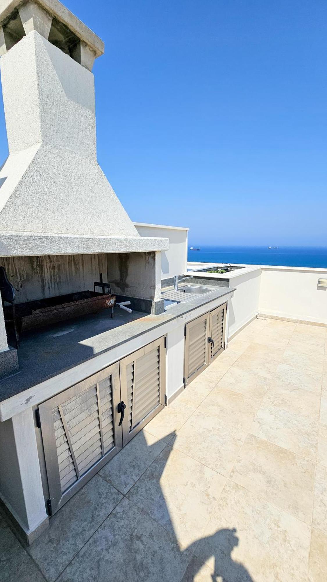 Beachfront Seaview Lux Penthouse ลาร์นาคา ภายนอก รูปภาพ