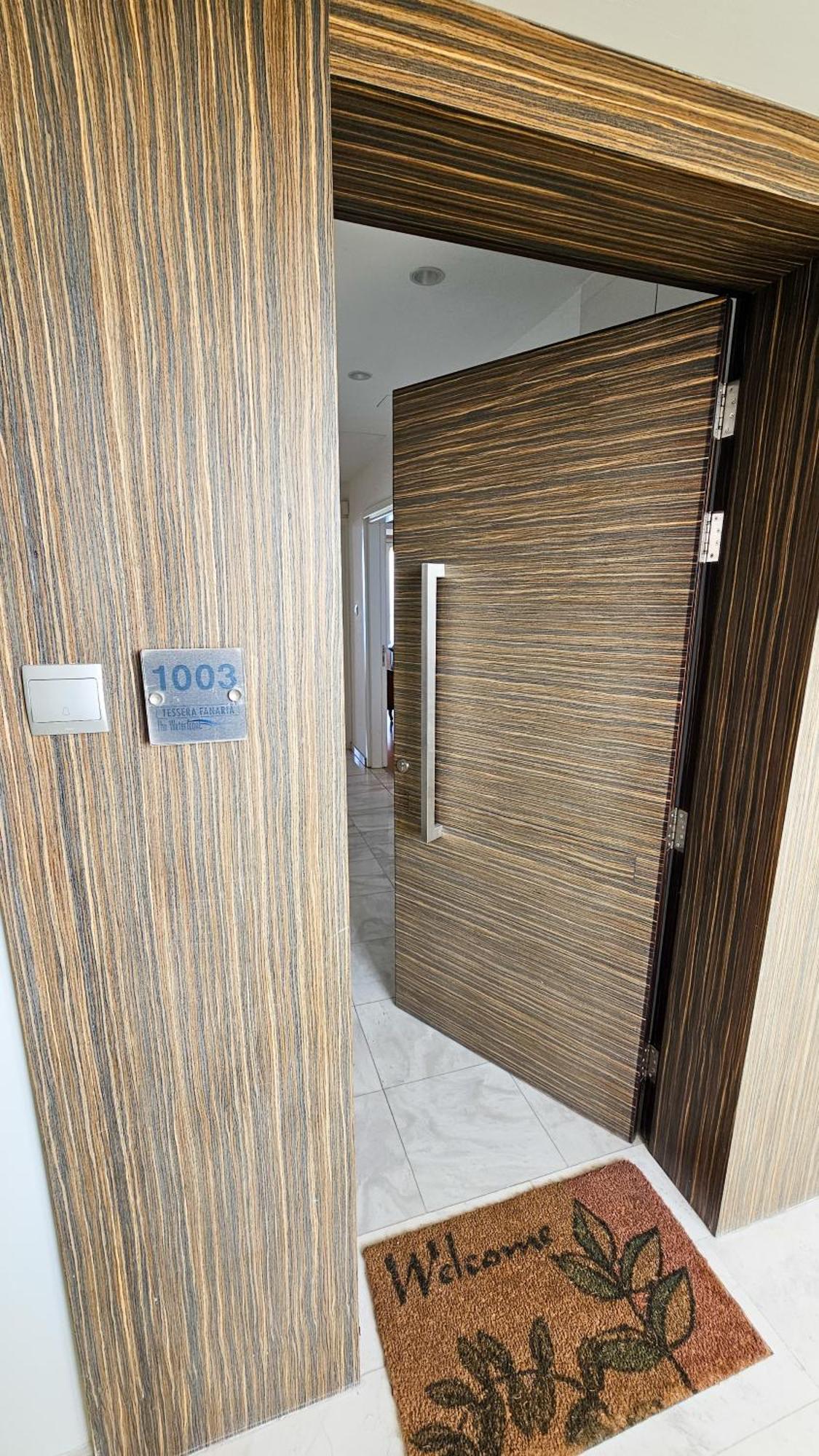 Beachfront Seaview Lux Penthouse ลาร์นาคา ภายนอก รูปภาพ